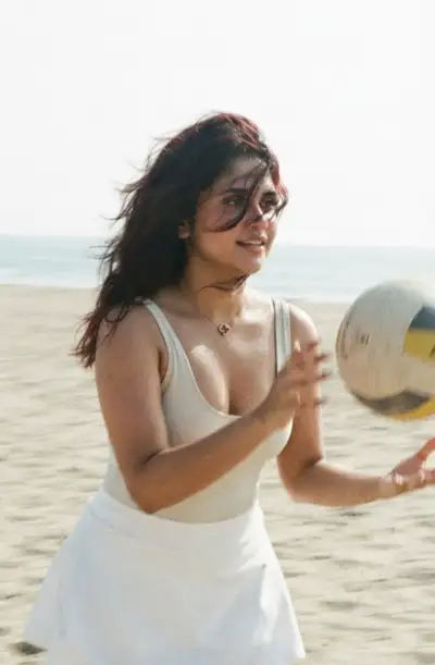 Prompt de Filme de Praia dos Anos 1950