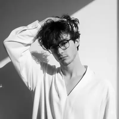 Retrato editorial de alta moda em preto e branco
