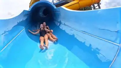 15-second viral water fail compilation, four smartphone clips
