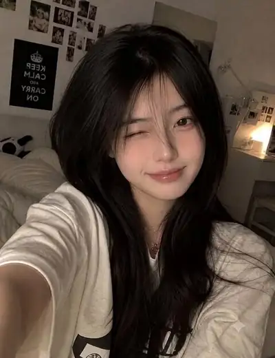 Aconchegante vídeo de selfie em quarto coreano